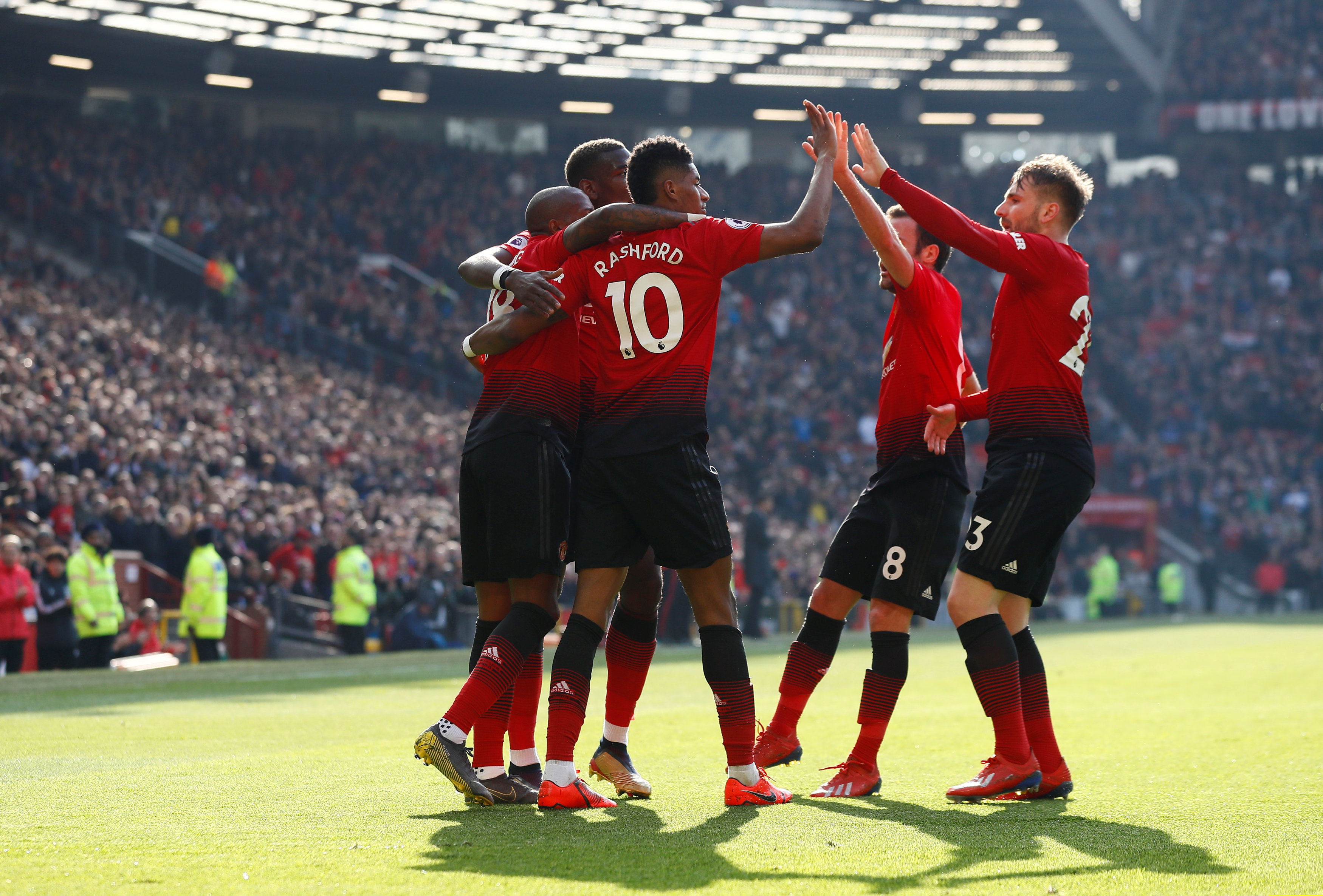 中国队通过 中国队通过